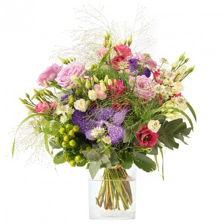 Bouquet champêtre de fleurs variées et orchidées aux teintes violette et  rose